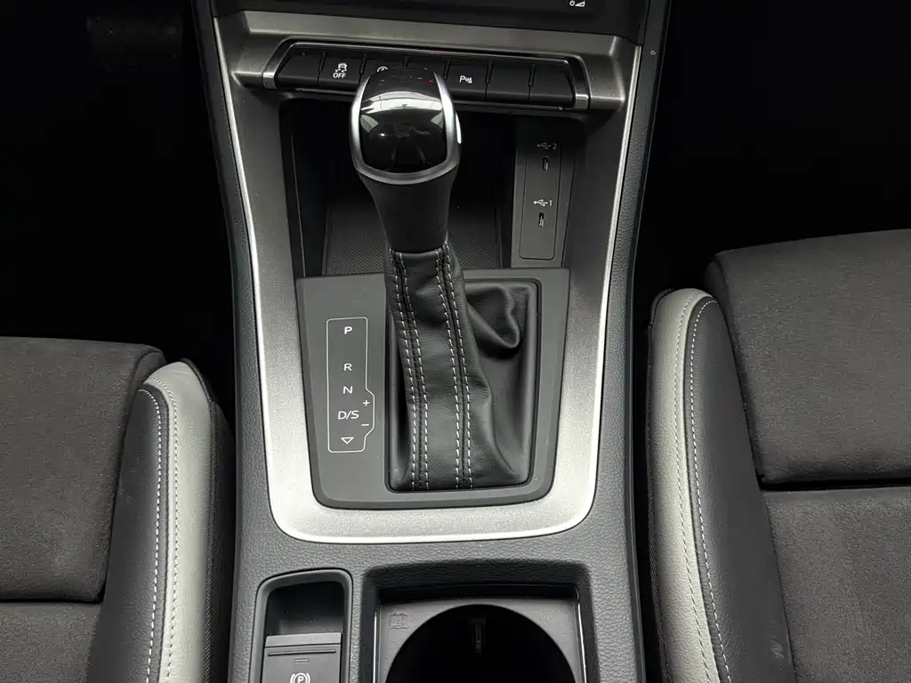 Audi Q3 2022 — фото 13