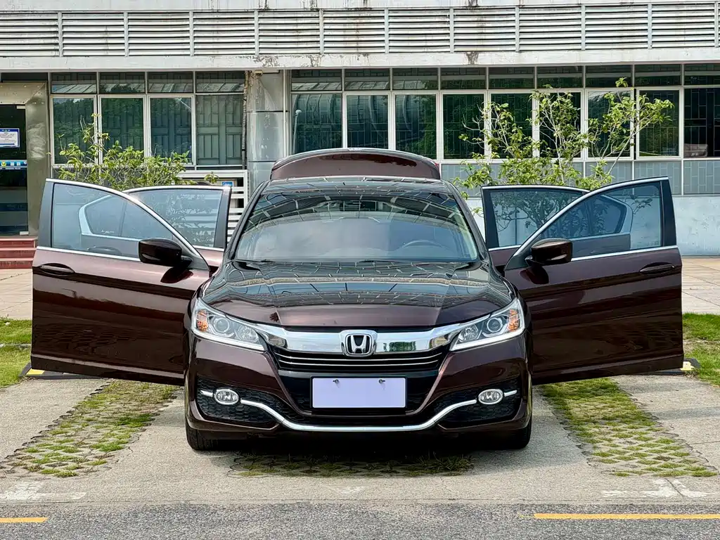 Honda Accord 2016 — фото 17