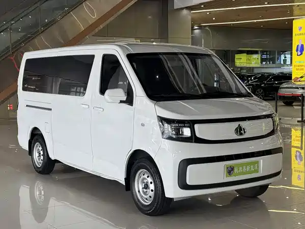 Changan Ruixing EM80 2025
