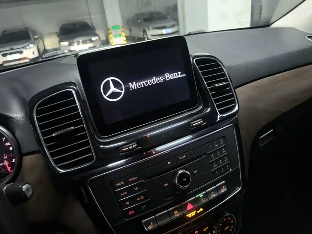 Mercedes-Benz GLE 2016 — фото 13