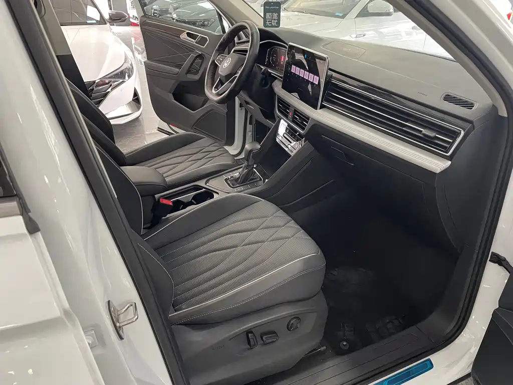 Volkswagen Tiguan L 2022