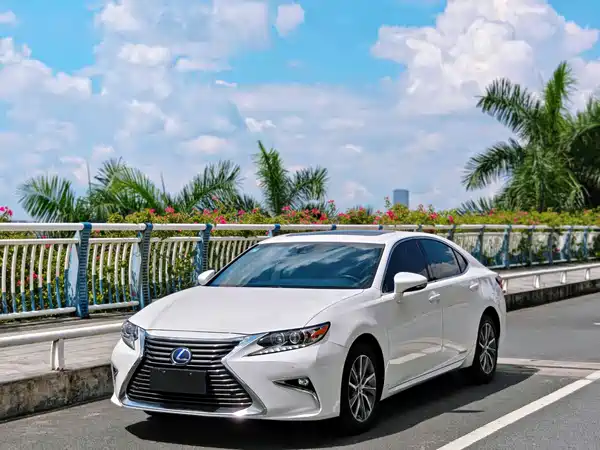 Lexus ES 2017