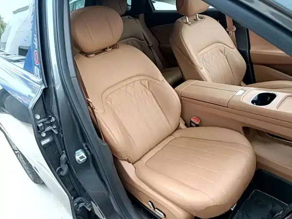 Dongfeng Fengshen L8 2025