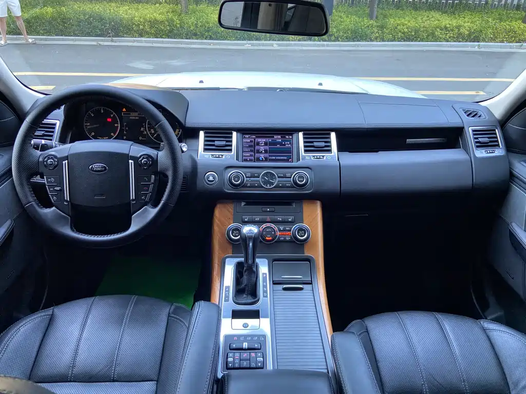 Land Rover Range Rover Sport 2012 — фото 11