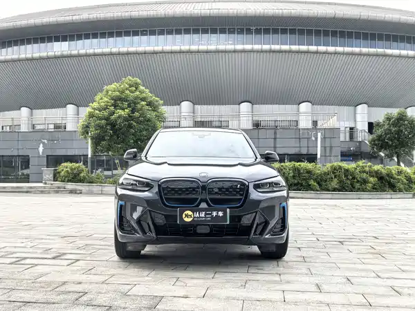 BMW iX3 2022
