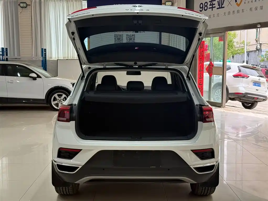 Volkswagen T-Roc 2023 — фото 23