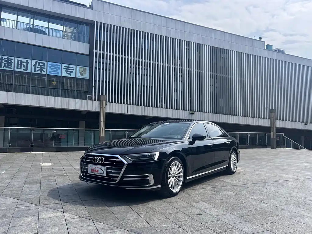 Audi A8 2020 — фото 1