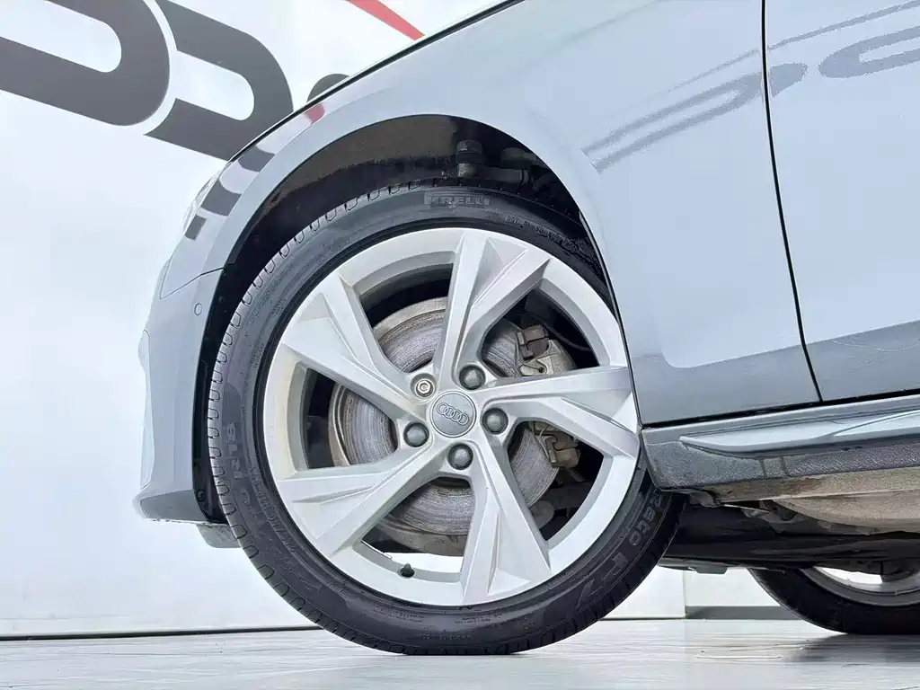 Audi A4L 2022 — фото 18