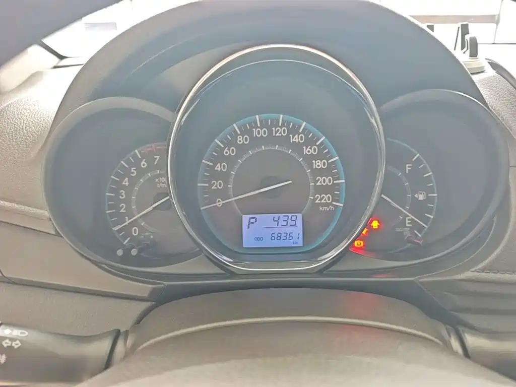 Toyota Vios 2015 — фото 12