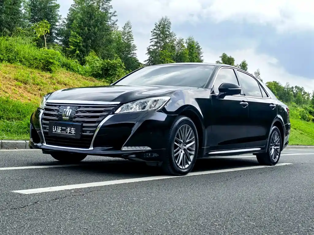 Toyota Crown 2017