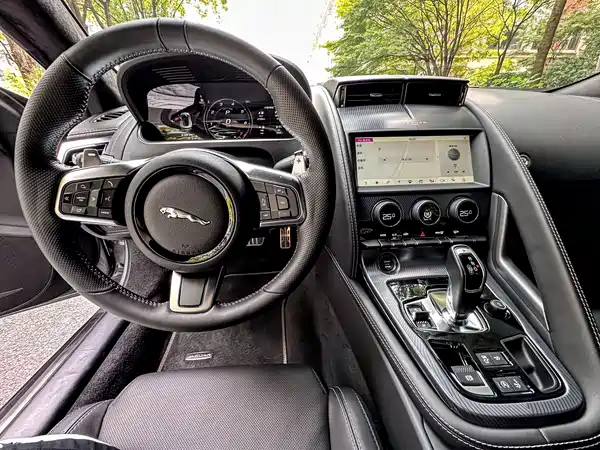 Jaguar F-TYPE 2023