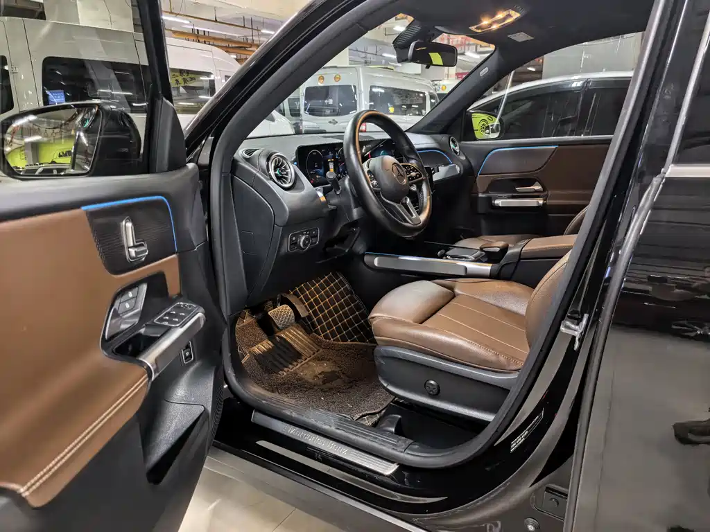 Mercedes-Benz GLB 2023
