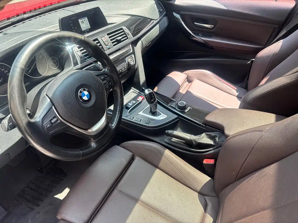 BMW 3 Series 2017 — фото 10
