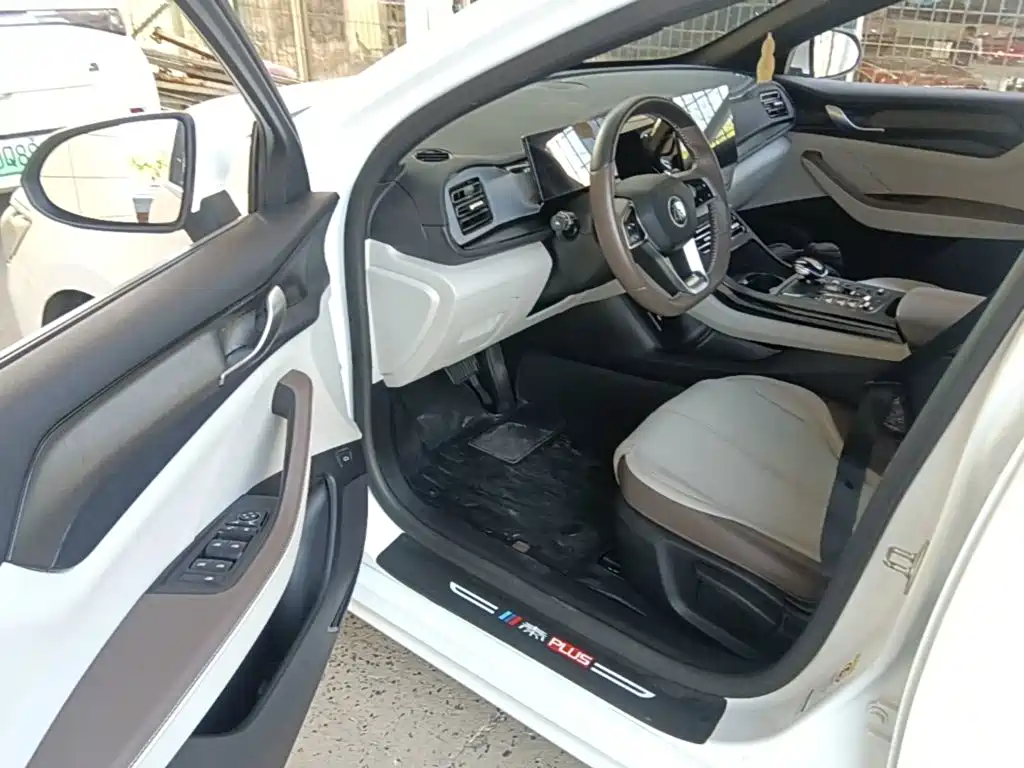 BYD Qin PLUS 2023 — фото 16