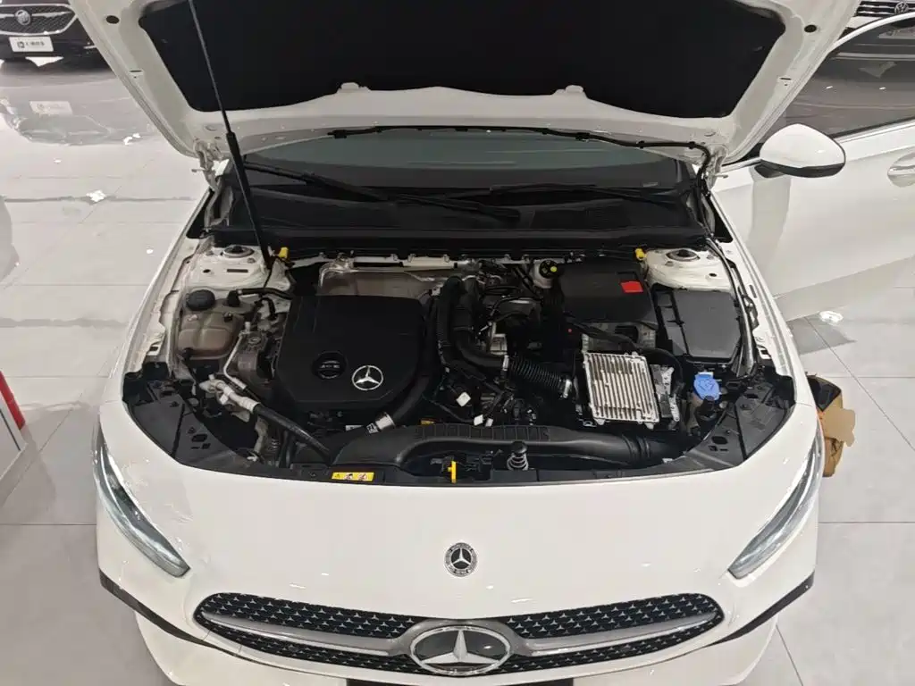 Mercedes-Benz A-Class 2024 — фото 16