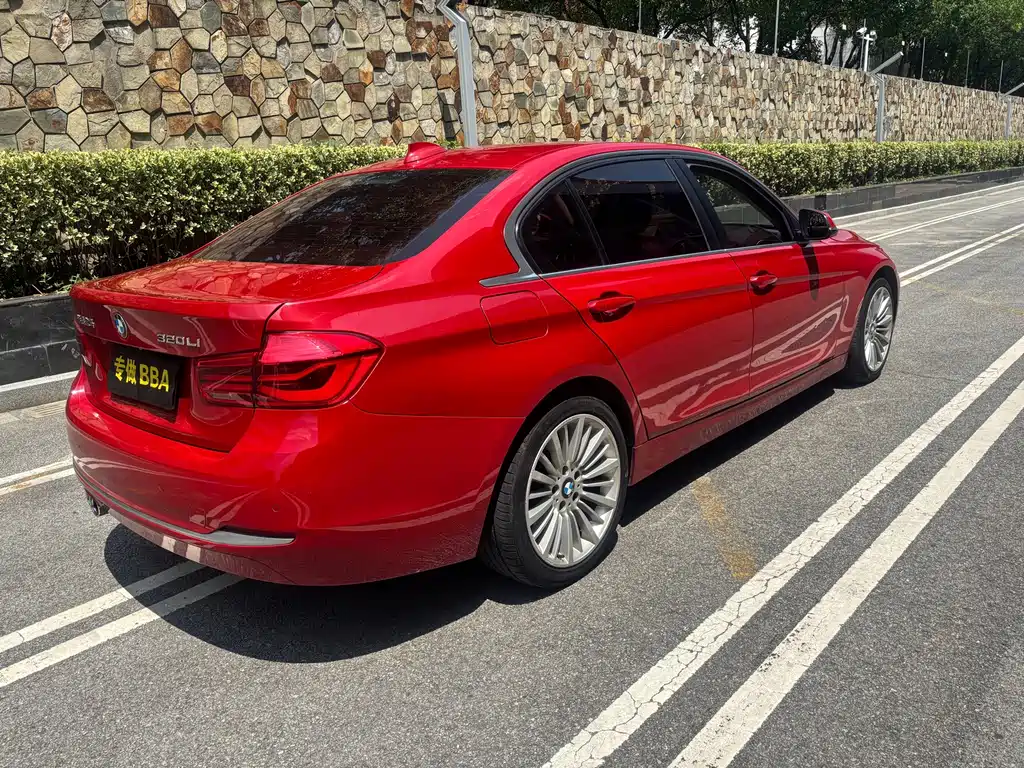 BMW 3 Series 2017 — фото 16