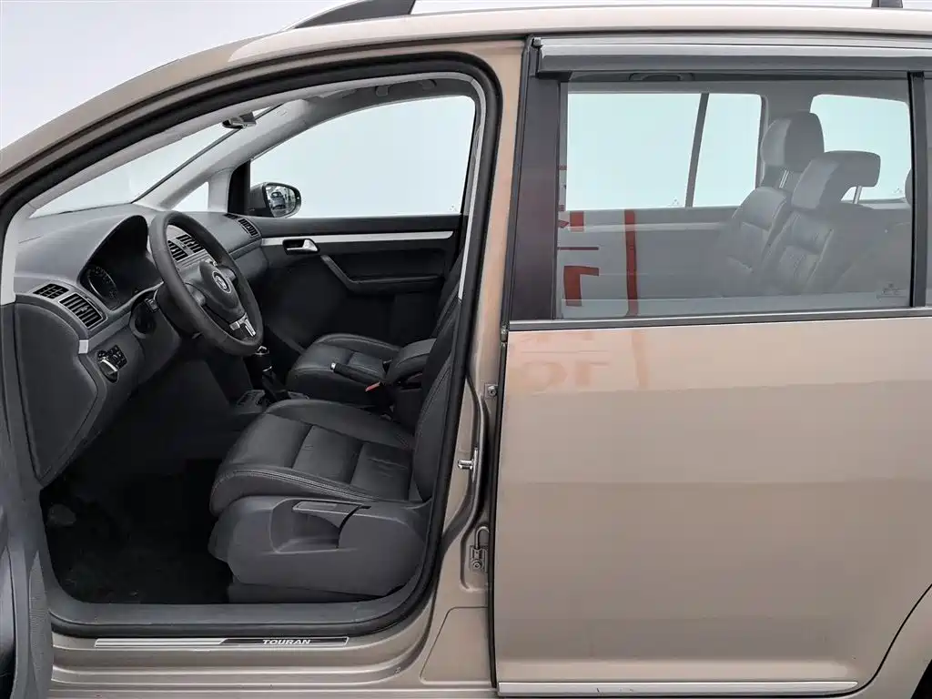 Volkswagen Touran 2015 — фото 10