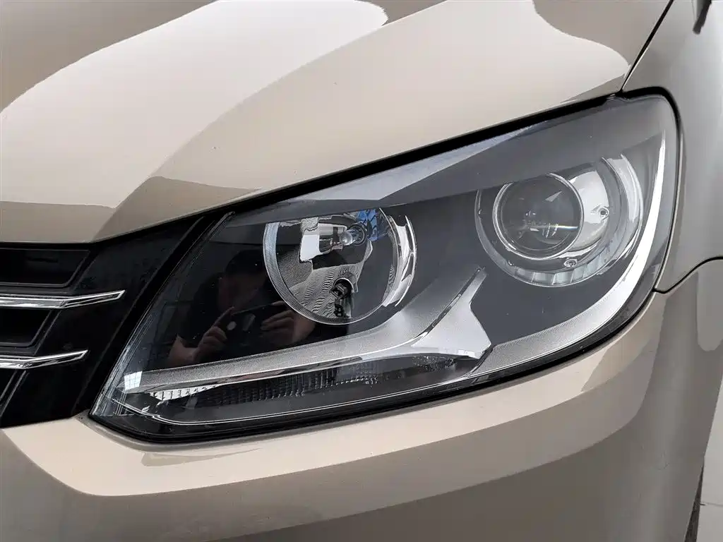 Volkswagen Touran 2015