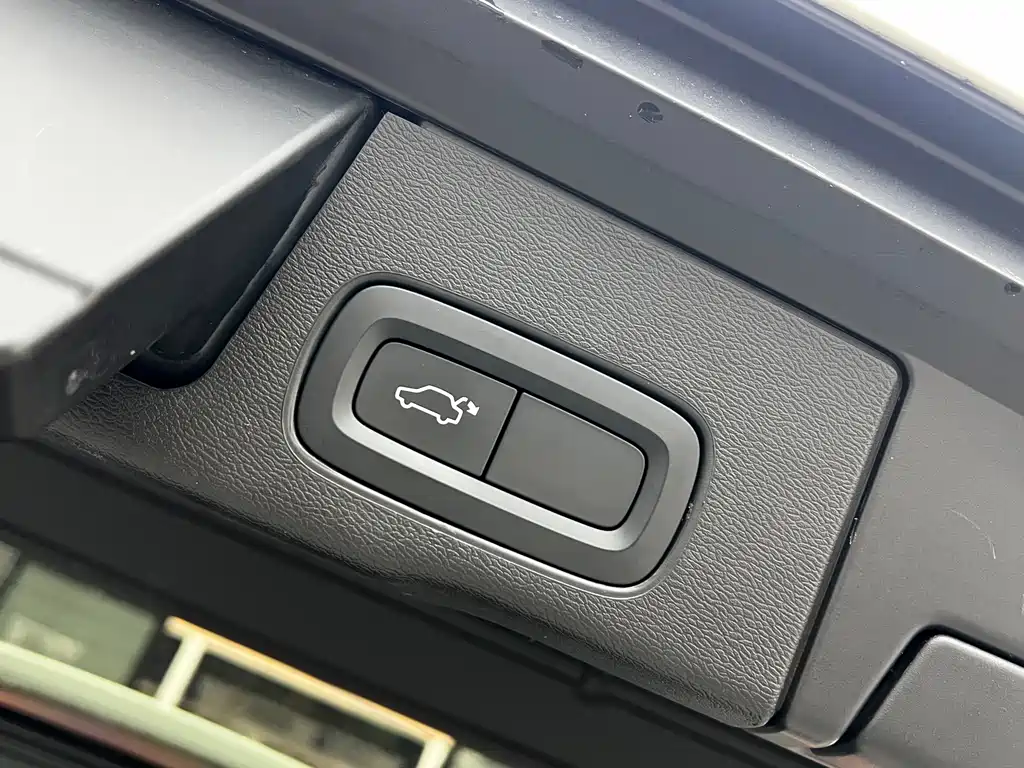 Volvo XC60 2020 — фото 29