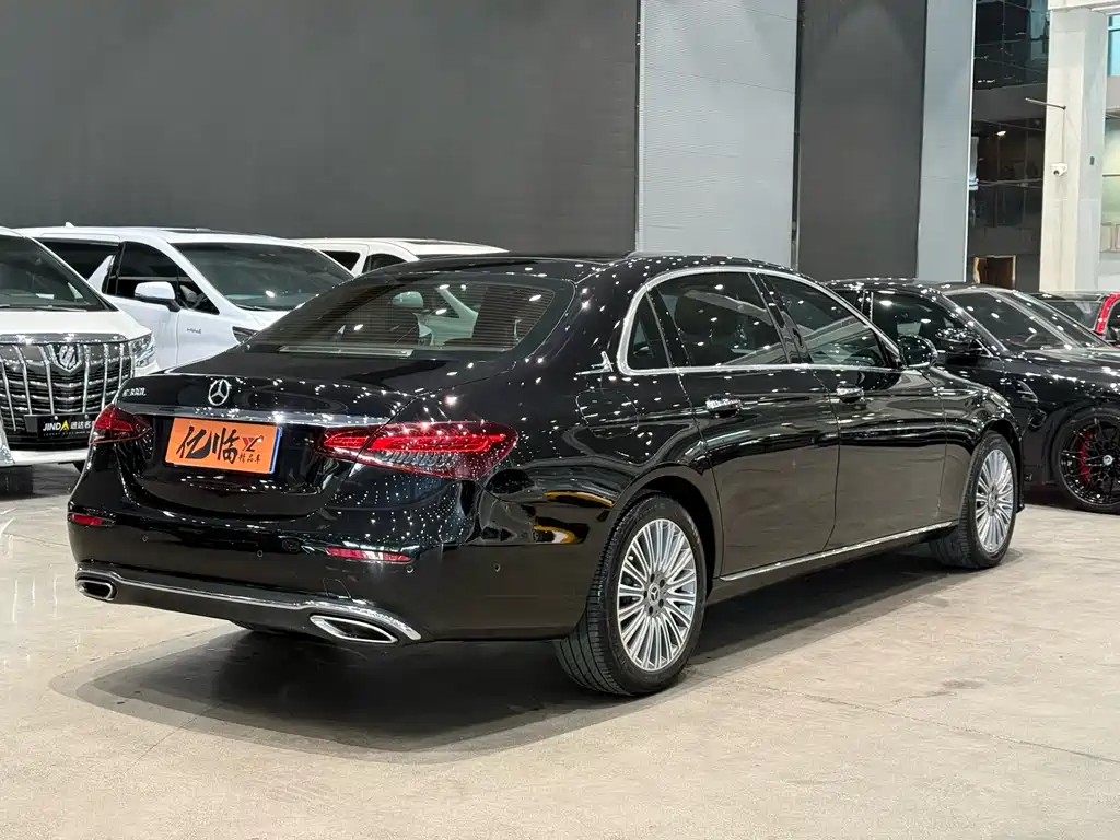 Mercedes-Benz E-Class 2022 — фото 15