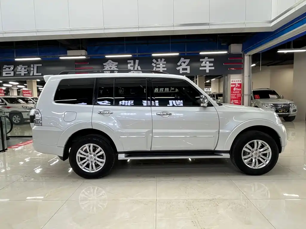 Mitsubishi Pajero 2019 — фото 4