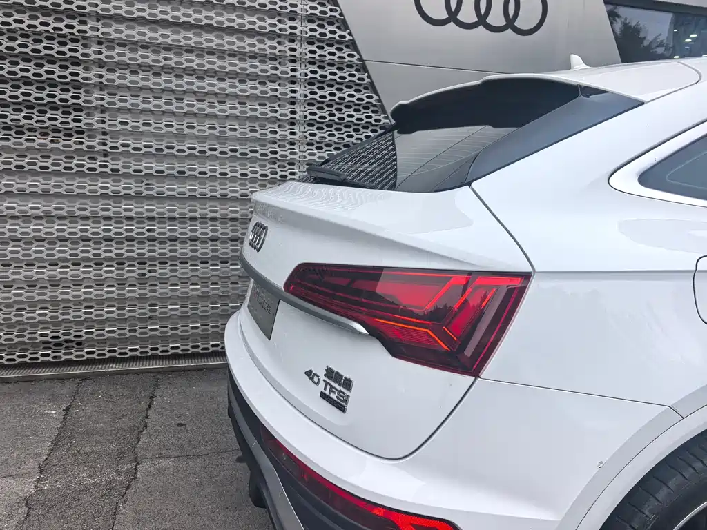 Audi Q5L Sportback 2021 — фото 5