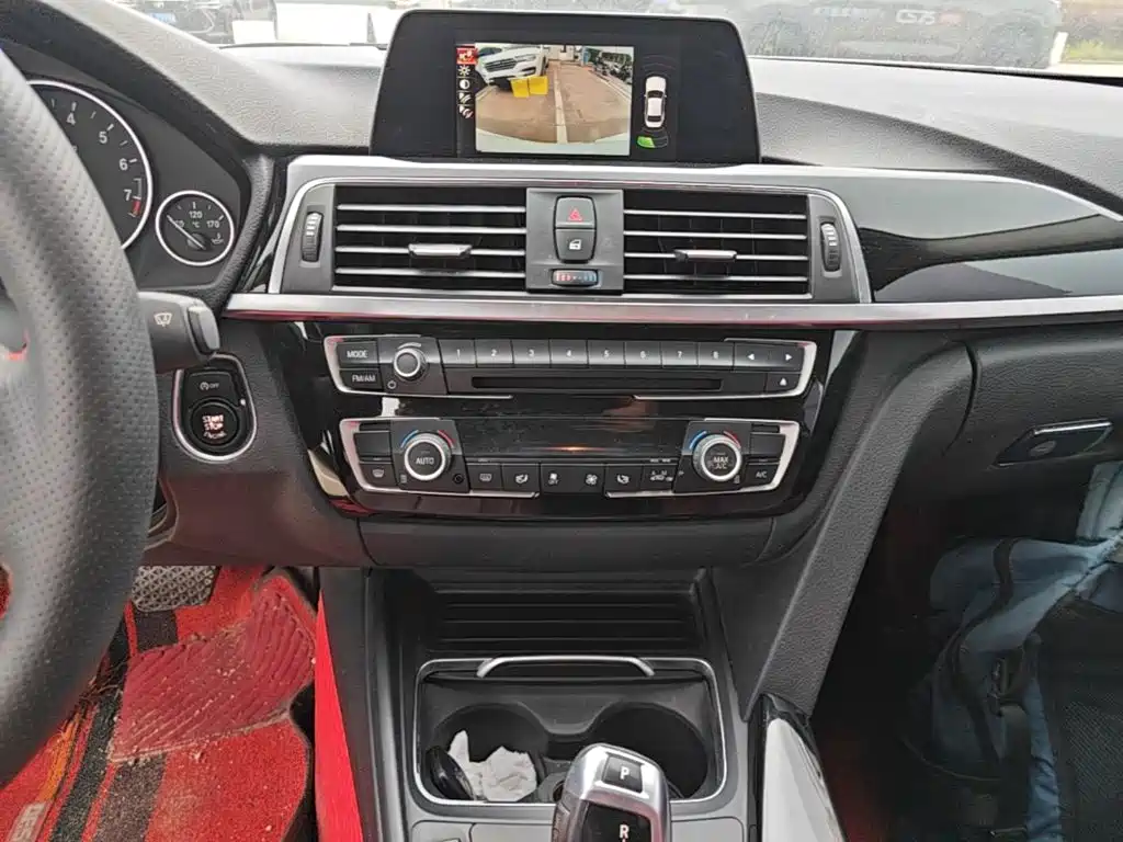 BMW 3 Series 2016 — фото 13