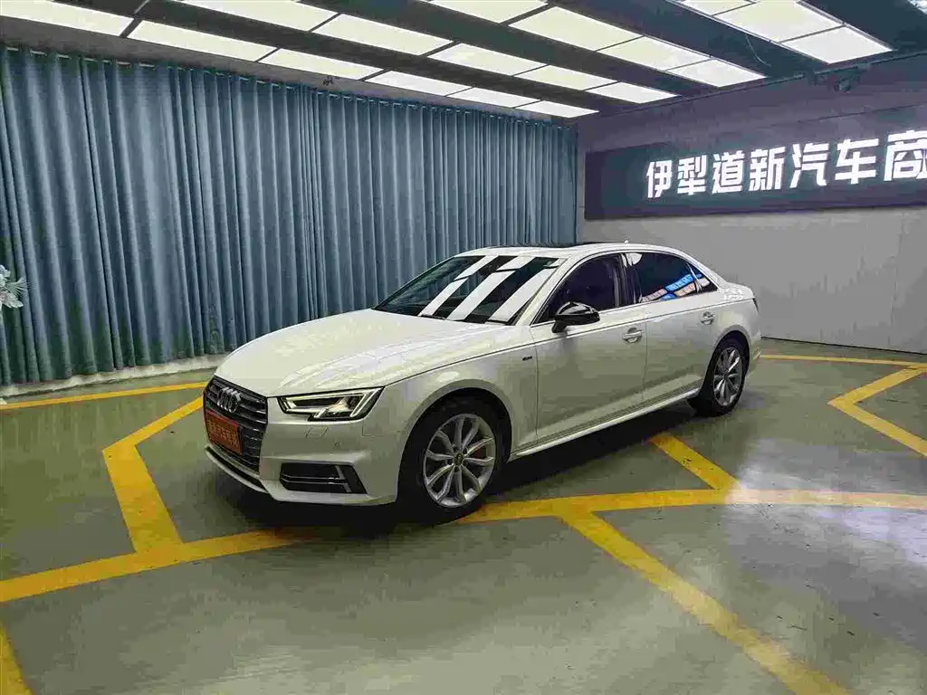 Audi A4L 2018