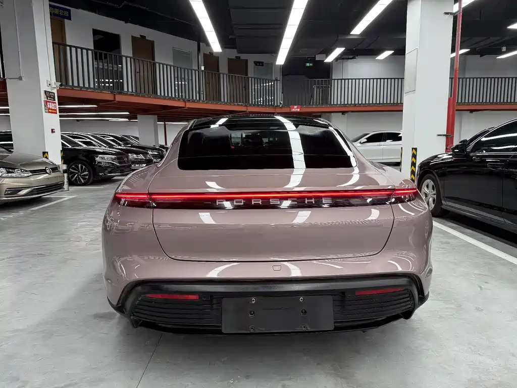Porsche Taycan 2021 — фото 16