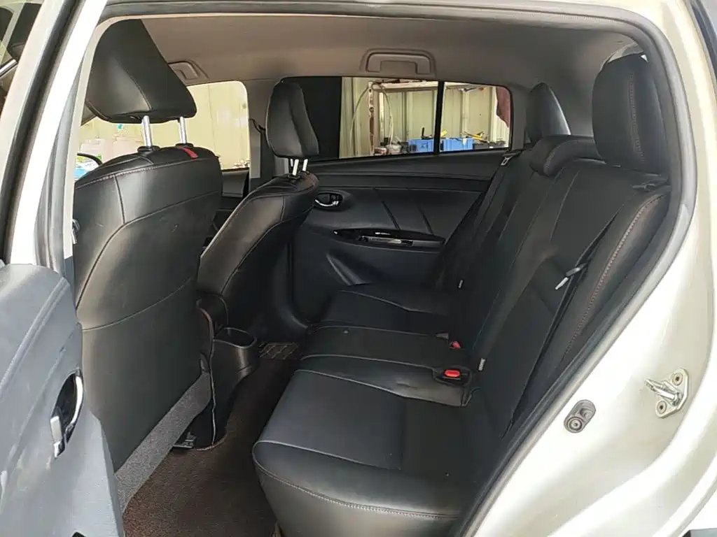 Toyota Yaris L 2020 — фото 17