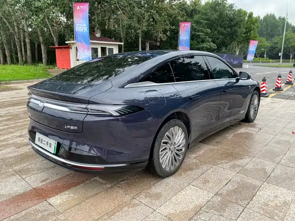 Buick Zhijing L7 2025