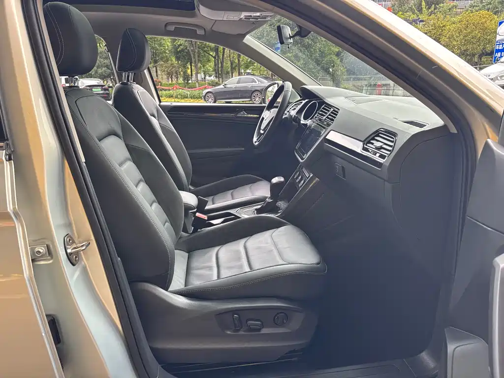 Volkswagen Tiguan L 2019 — фото 18