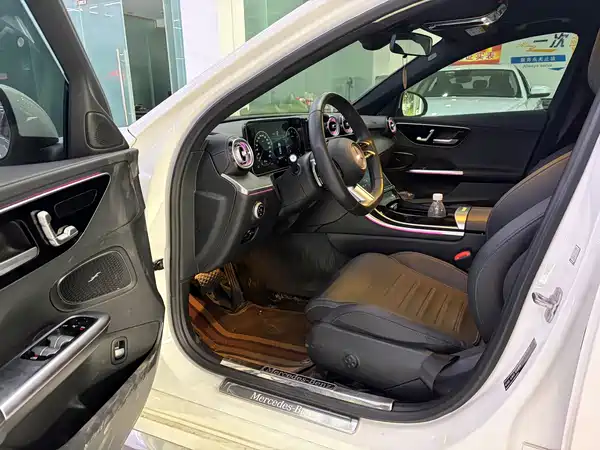 Mercedes-Benz C-Class 2024