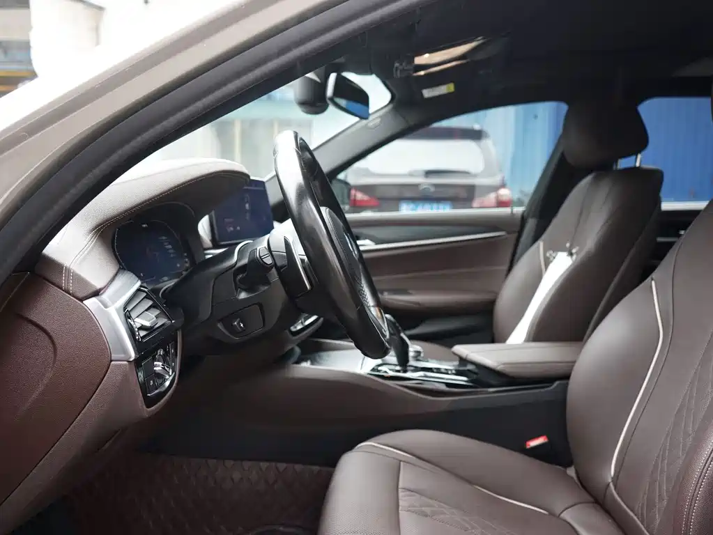 BMW 5 Series 2021