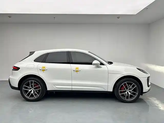 Porsche Macan 2023 — фото 20
