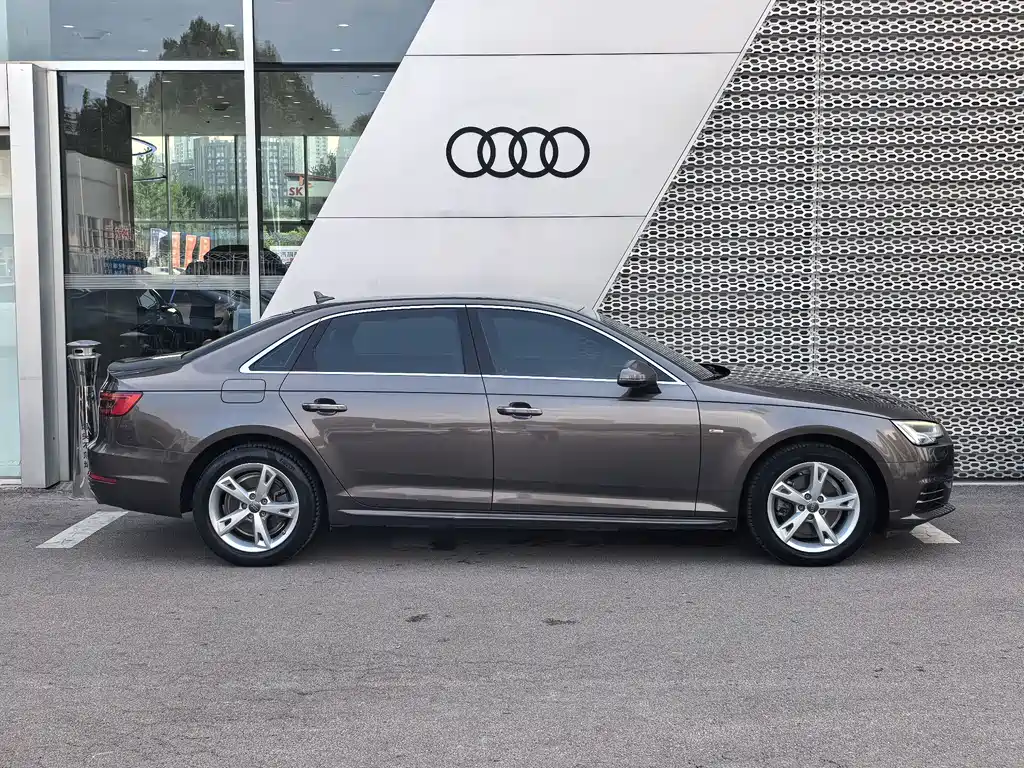 Audi A4L 2017