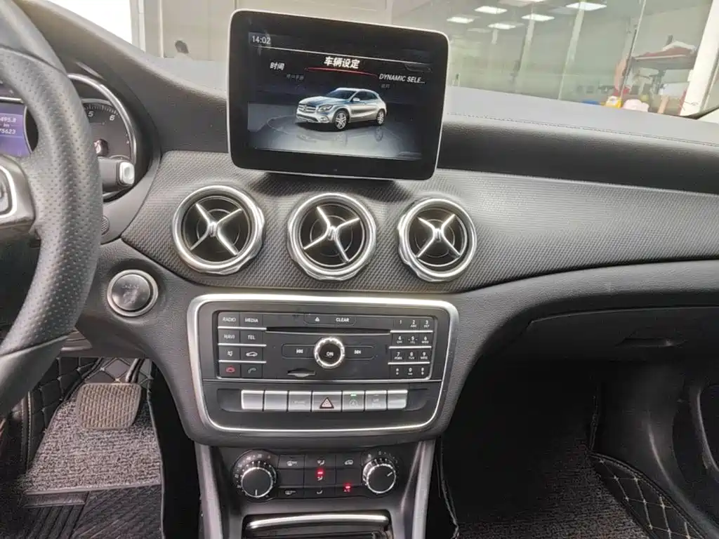 Mercedes-Benz GLA 2017 — фото 9