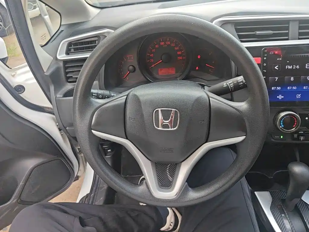 Honda Fit 2015 — фото 11