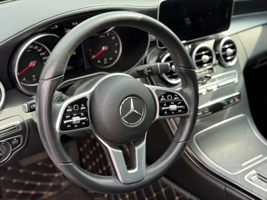 Mercedes-Benz C-Class 2018 — фото 17