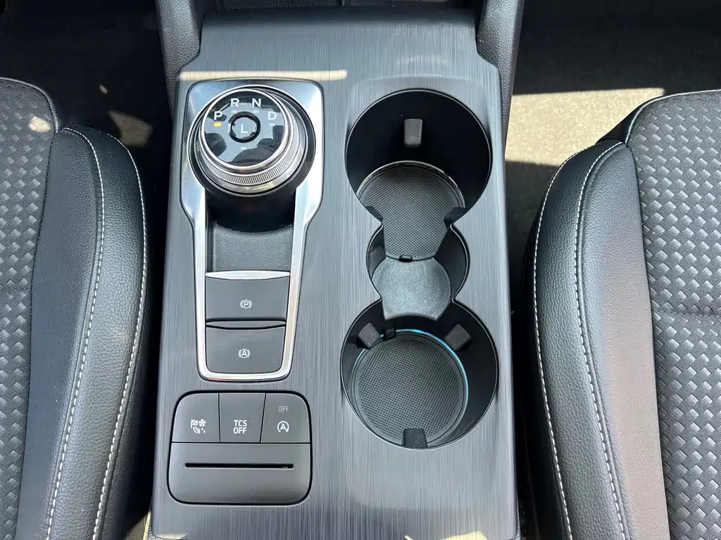 Ford Focus 2019 — фото 13