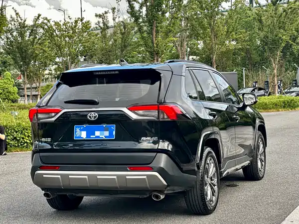 Toyota RAV4 2025