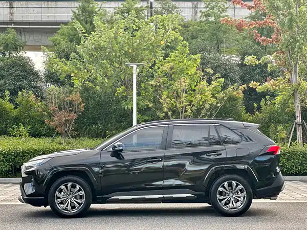 Toyota RAV4 2025