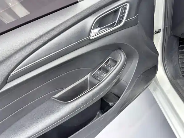 Roewe Ei5 2018