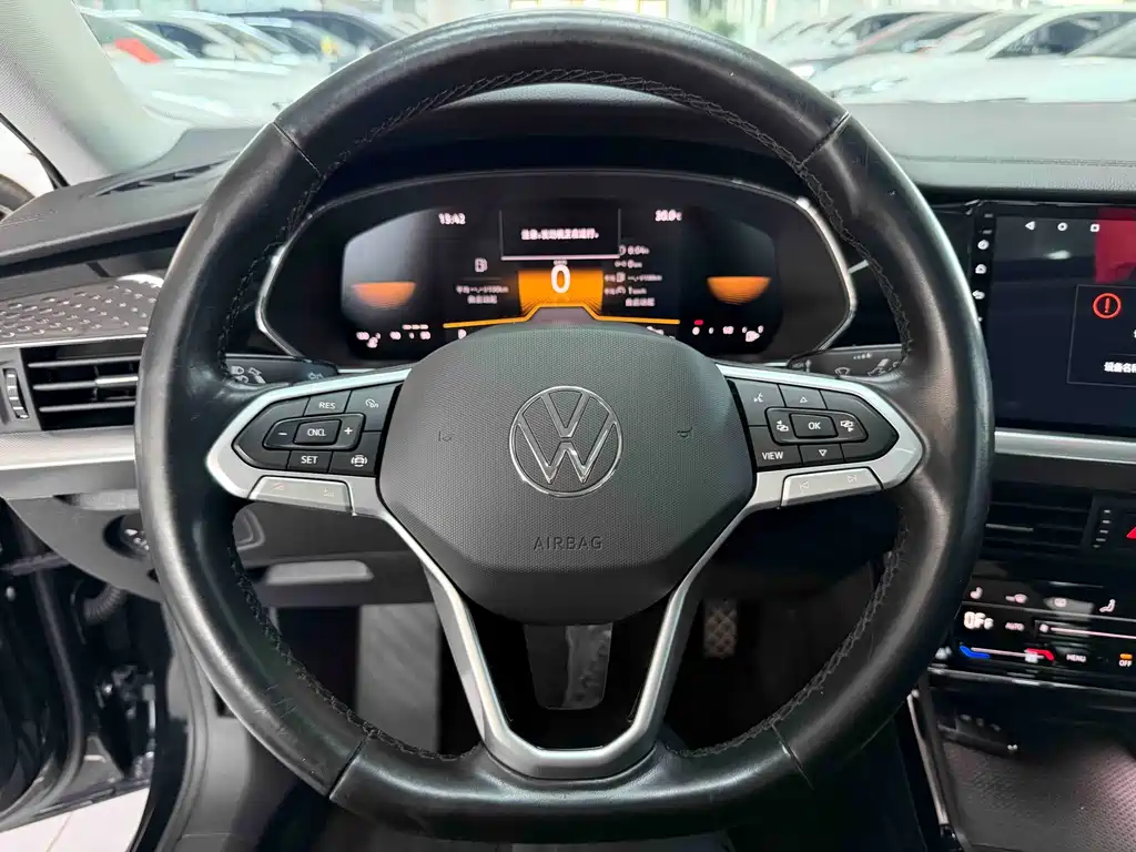 Volkswagen Passat 2023 — фото 11