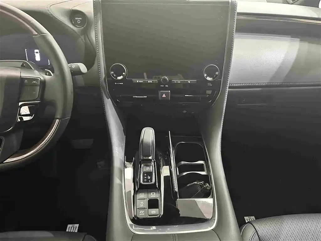 Toyota Vellfire 2024 — фото 17