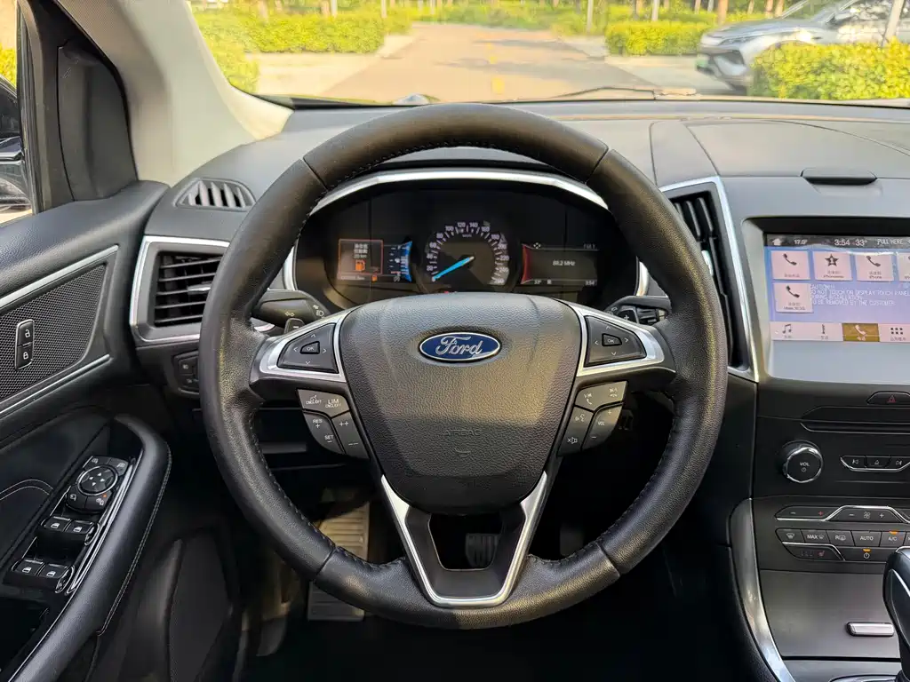 Ford Edge 2019 — фото 17