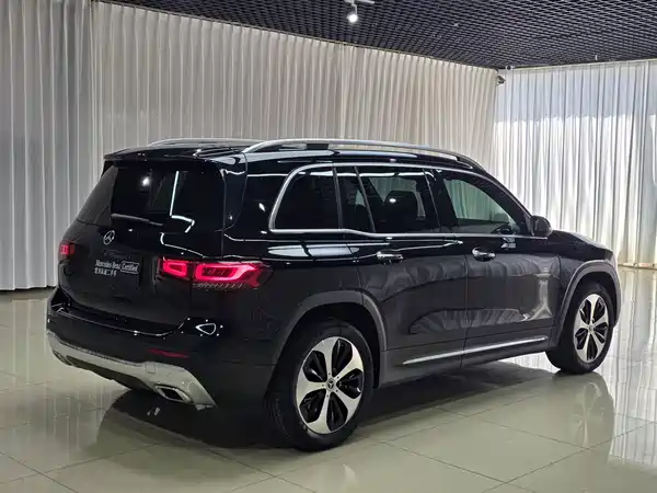 Mercedes-Benz GLB 2021
