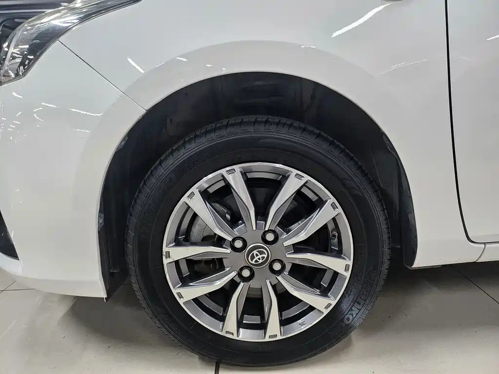 Toyota Yaris L 2020 — фото 16