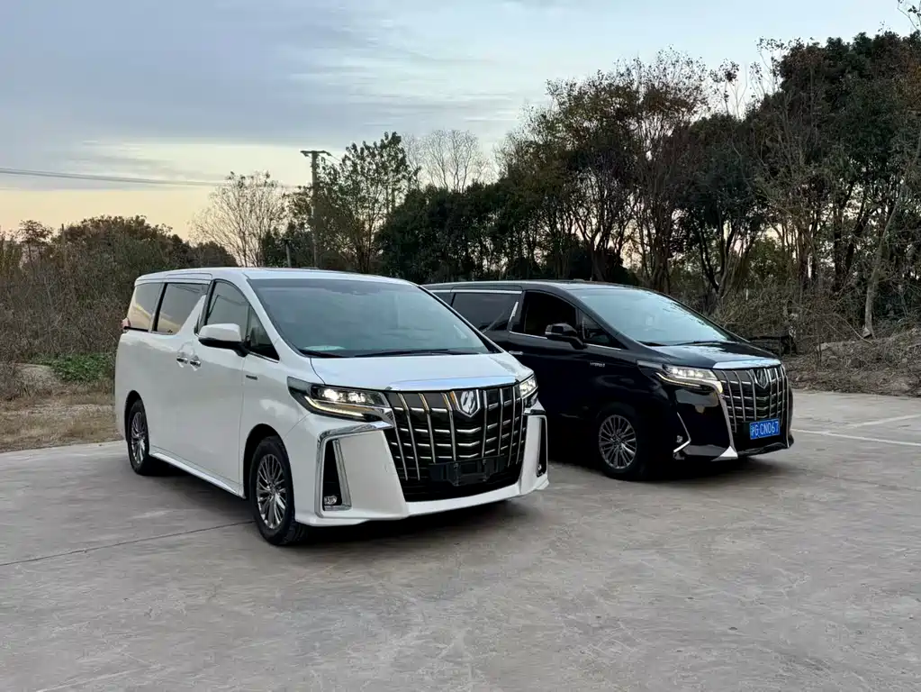 Toyota Alphard 2021 — фото 1