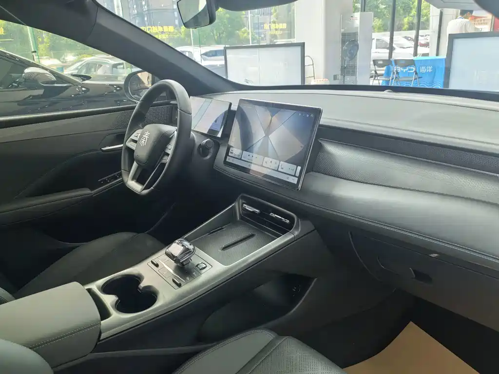 BYD Qin PLUS 2025 — фото 10